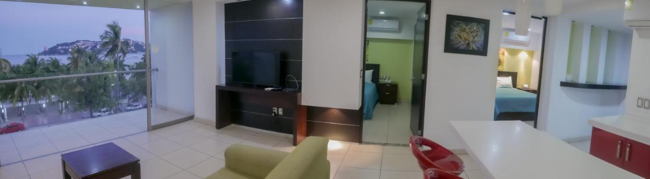 Ramada By Wyndham Acapulco Hotel & Suites Екстериор снимка