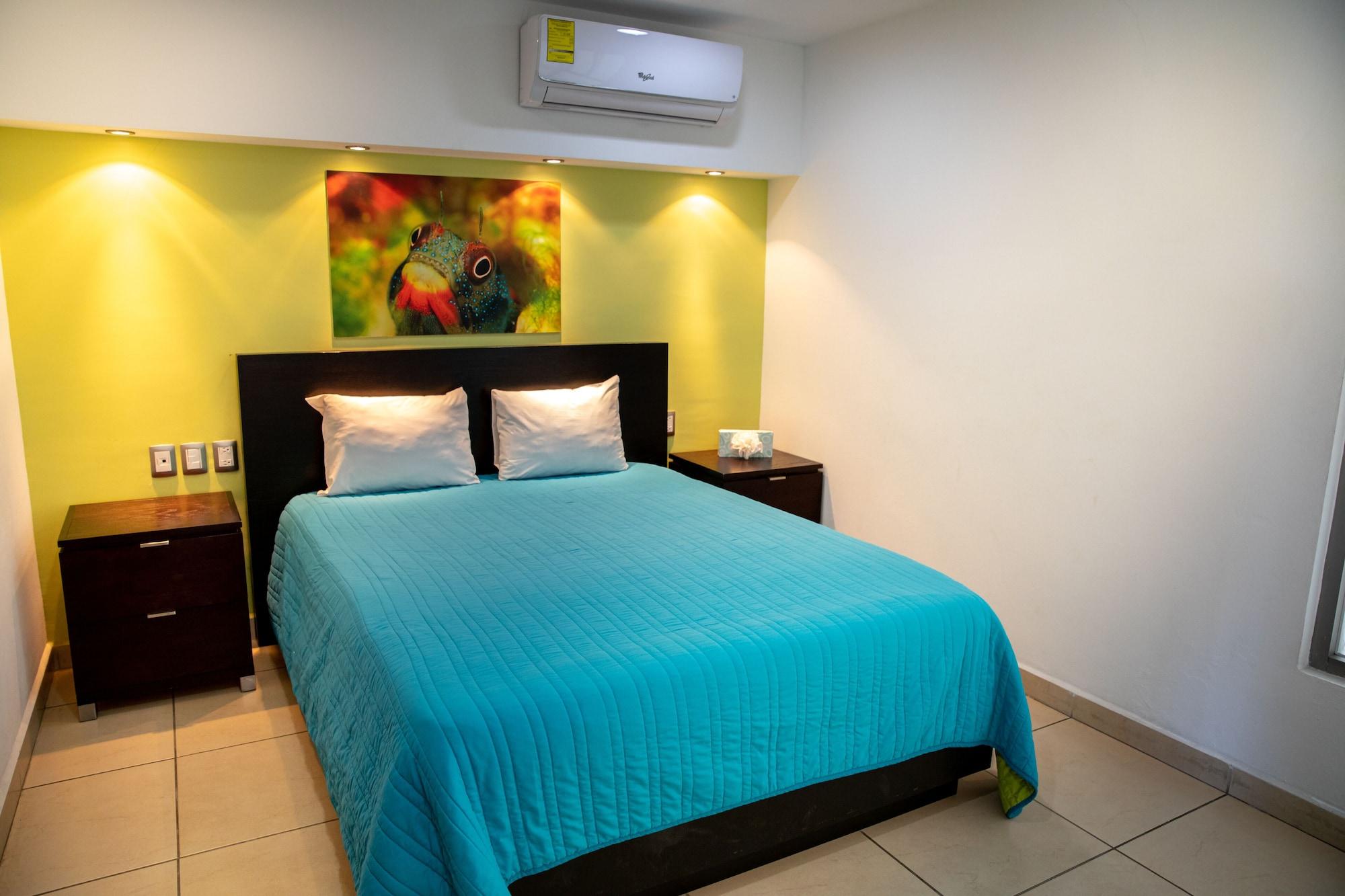 Ramada By Wyndham Acapulco Hotel & Suites Екстериор снимка