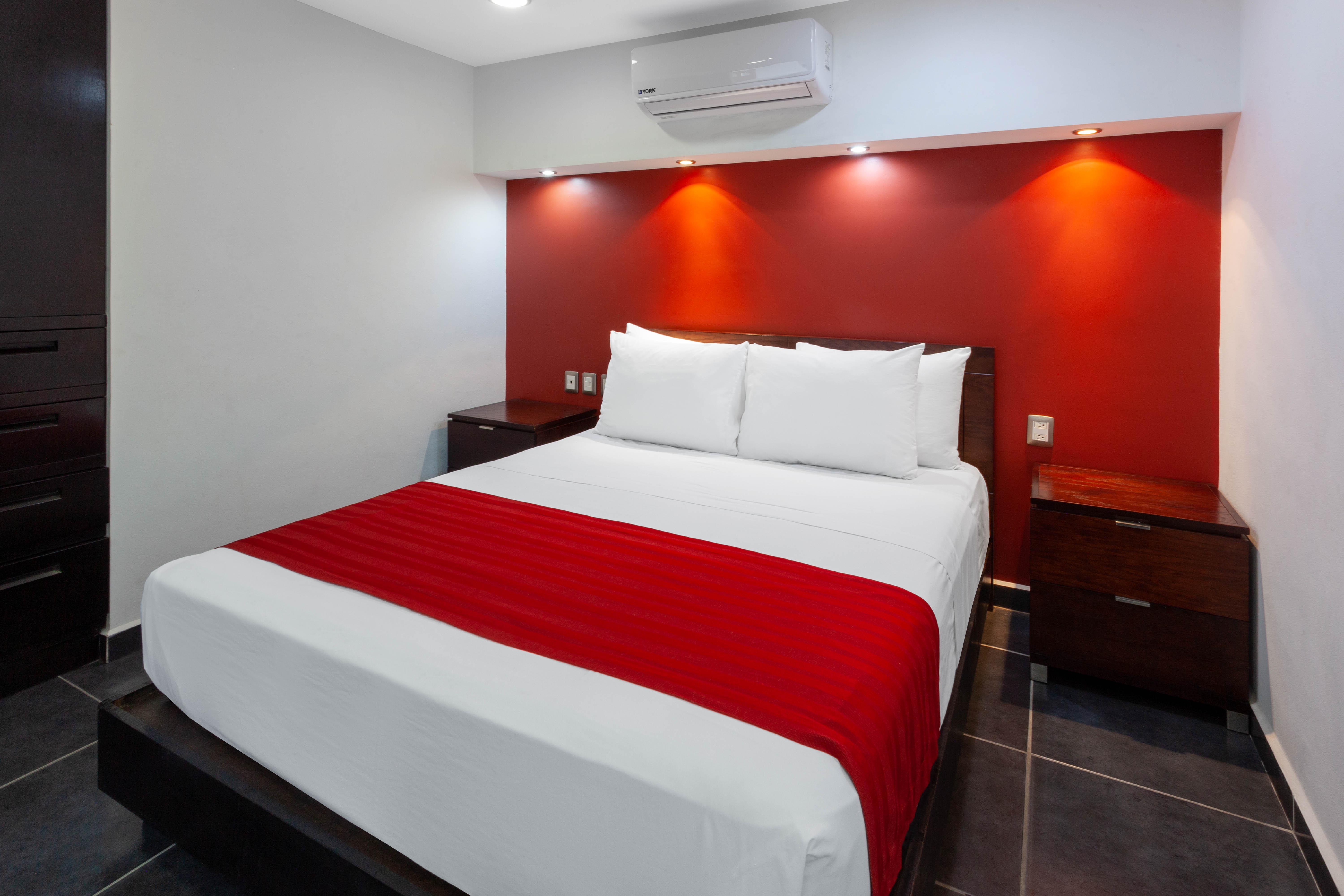 Ramada By Wyndham Acapulco Hotel & Suites Екстериор снимка