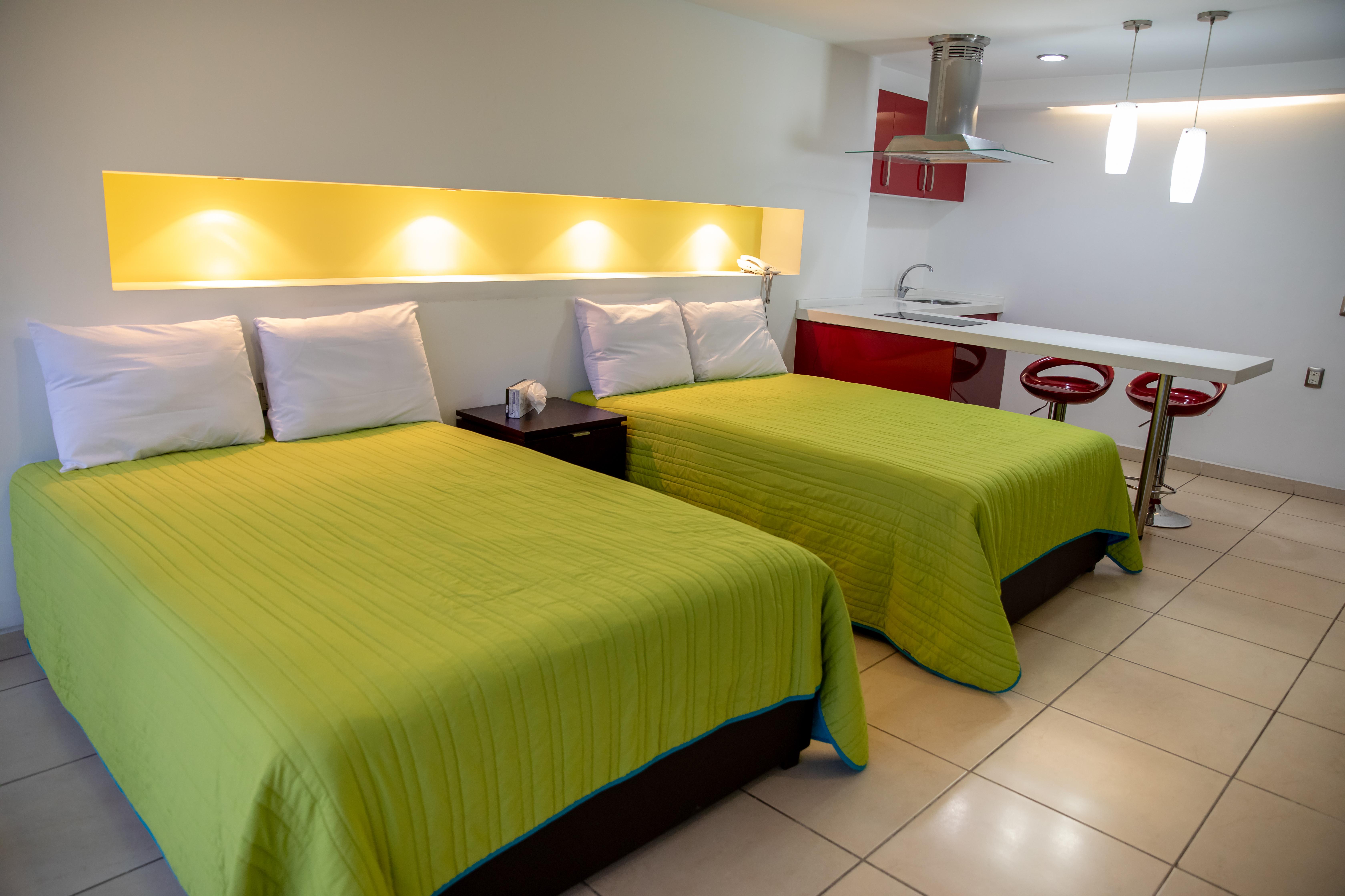 Ramada By Wyndham Acapulco Hotel & Suites Екстериор снимка