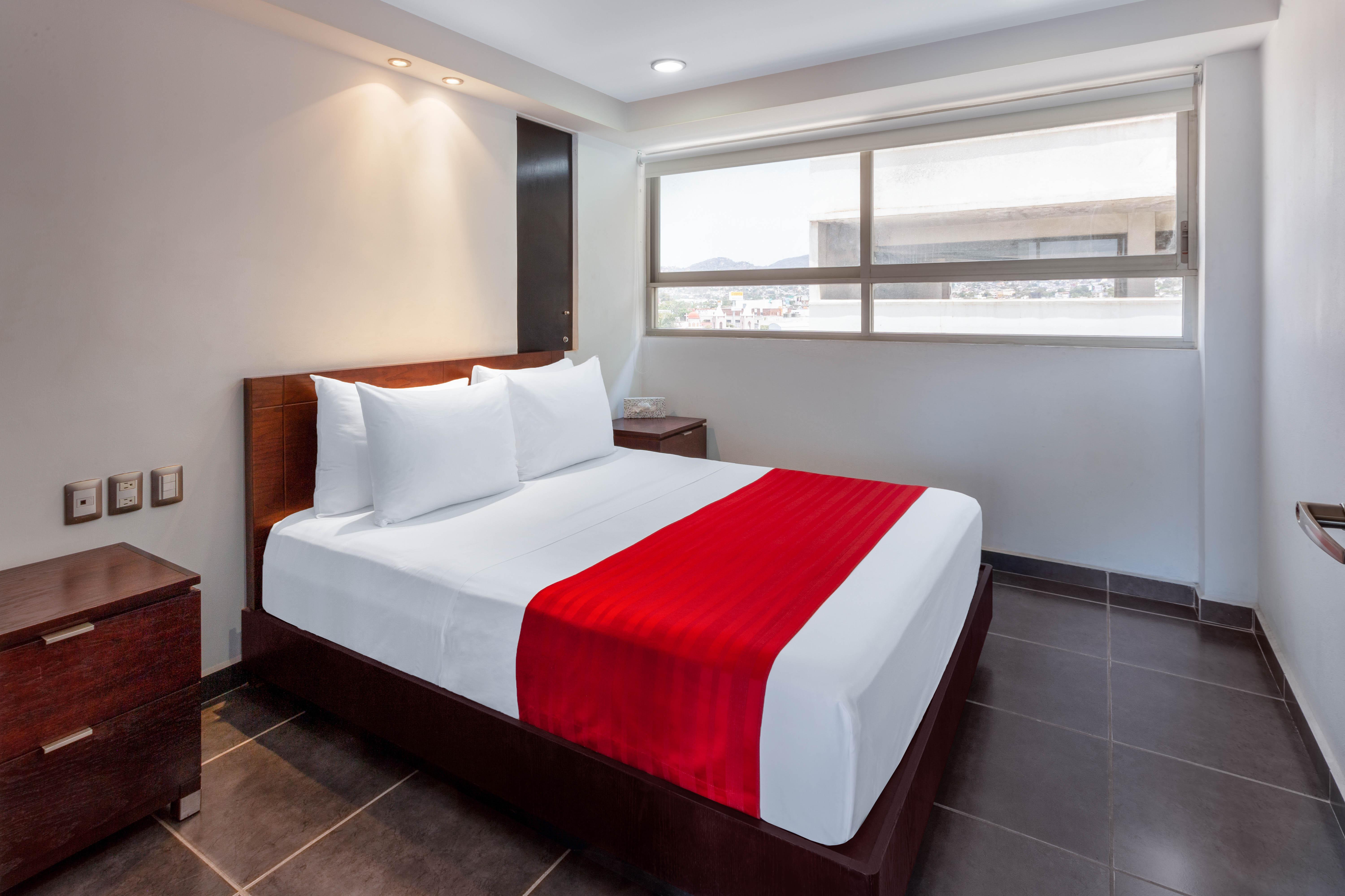 Ramada By Wyndham Acapulco Hotel & Suites Екстериор снимка