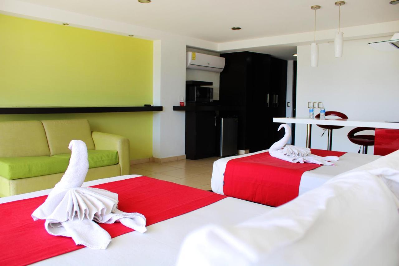 Ramada By Wyndham Acapulco Hotel & Suites Екстериор снимка