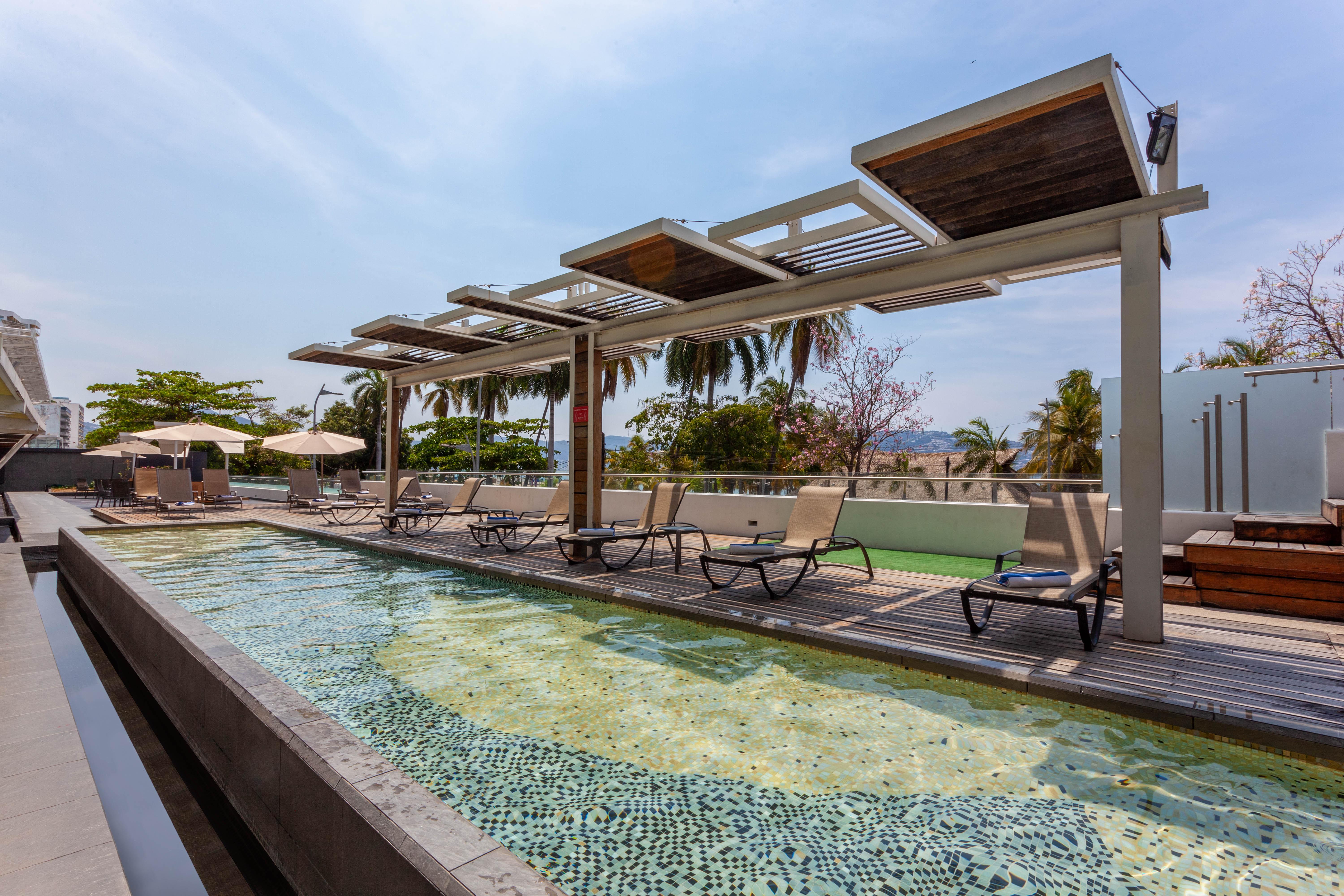 Ramada By Wyndham Acapulco Hotel & Suites Екстериор снимка