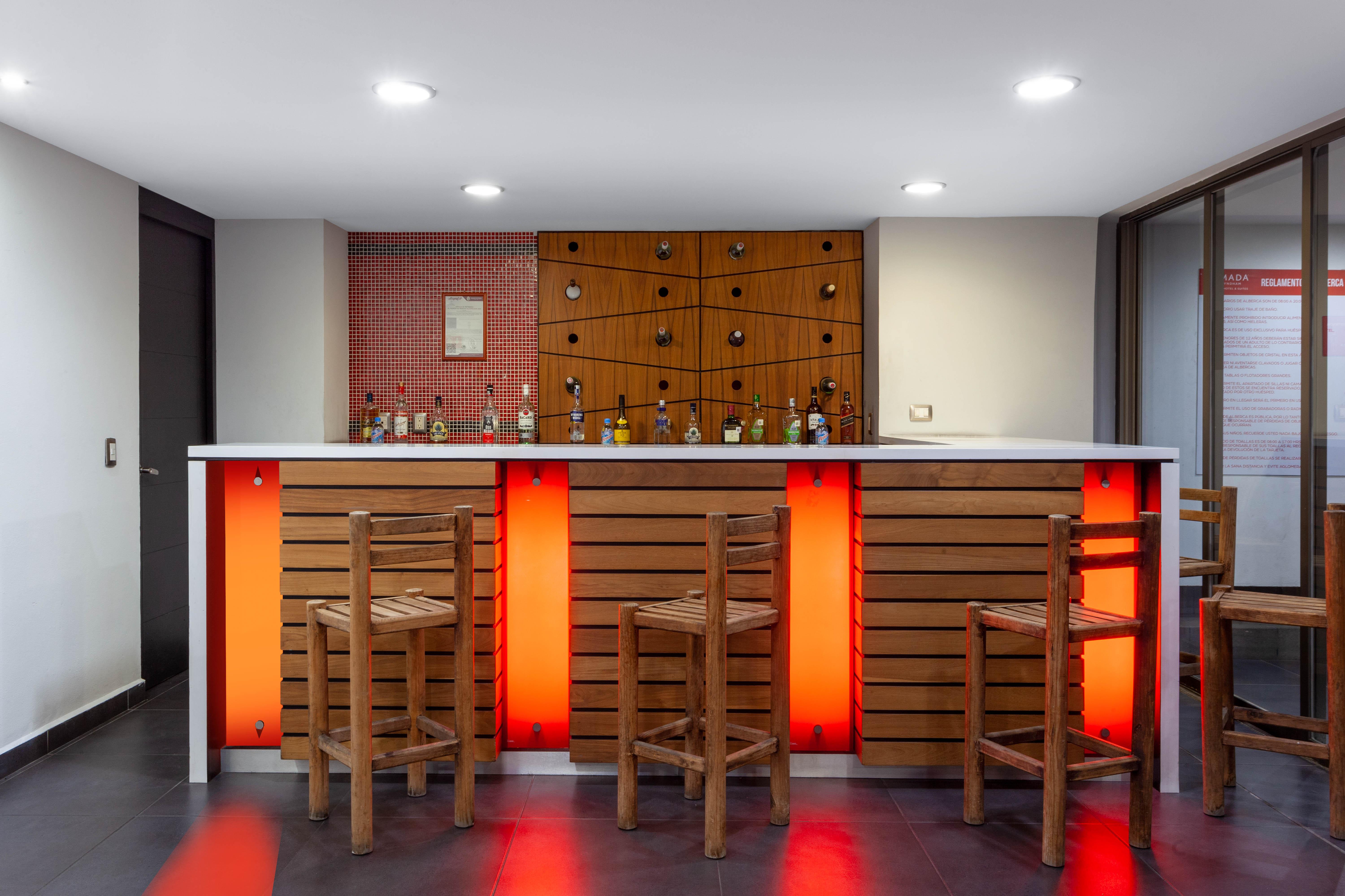 Ramada By Wyndham Acapulco Hotel & Suites Екстериор снимка