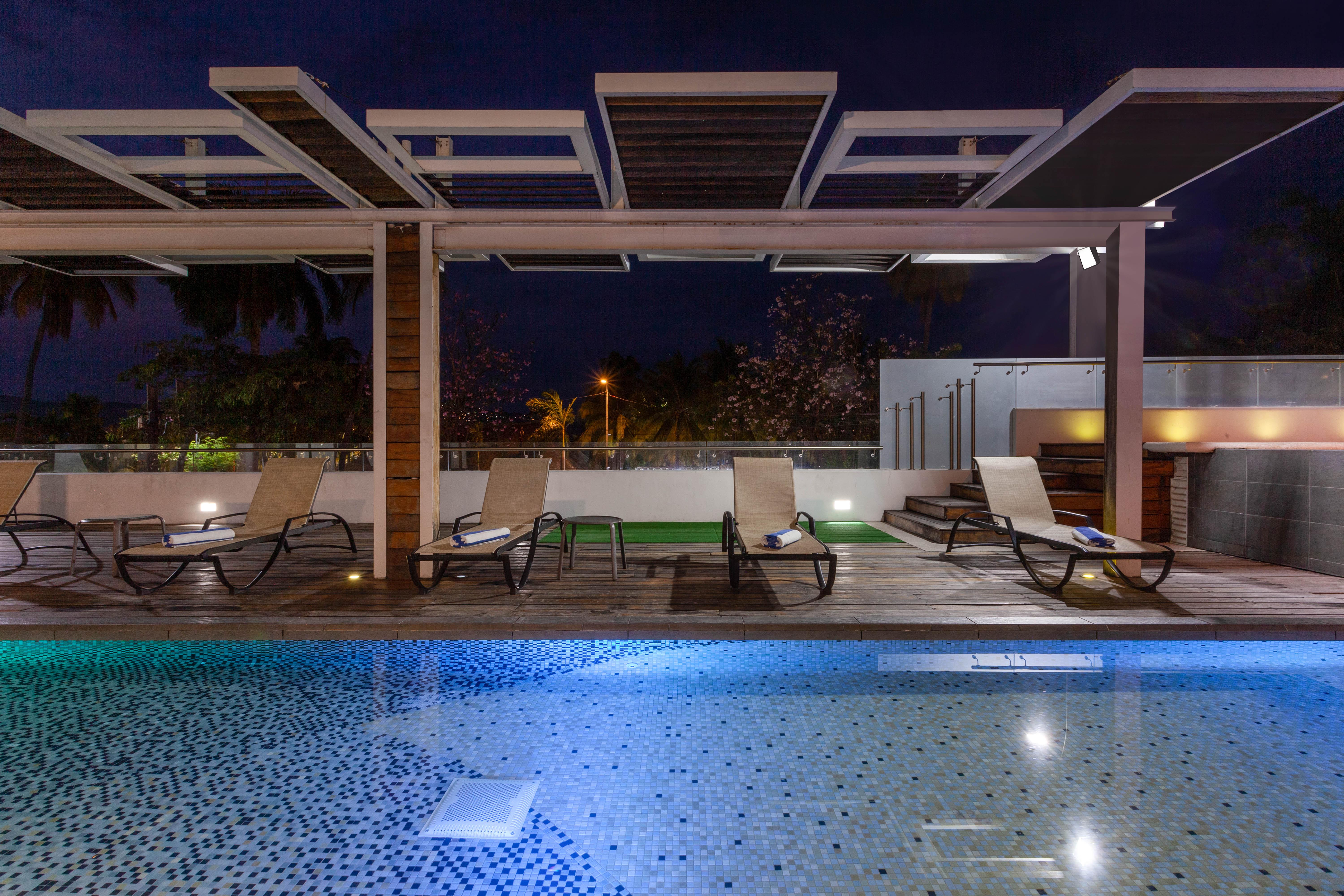 Ramada By Wyndham Acapulco Hotel & Suites Екстериор снимка