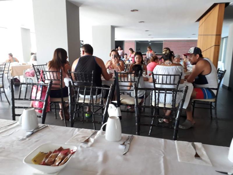 Ramada By Wyndham Acapulco Hotel & Suites Екстериор снимка