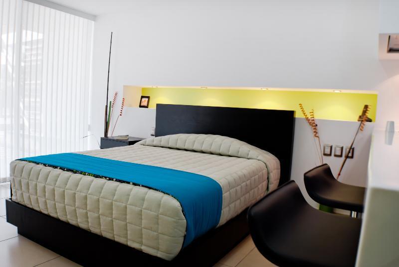 Ramada By Wyndham Acapulco Hotel & Suites Екстериор снимка