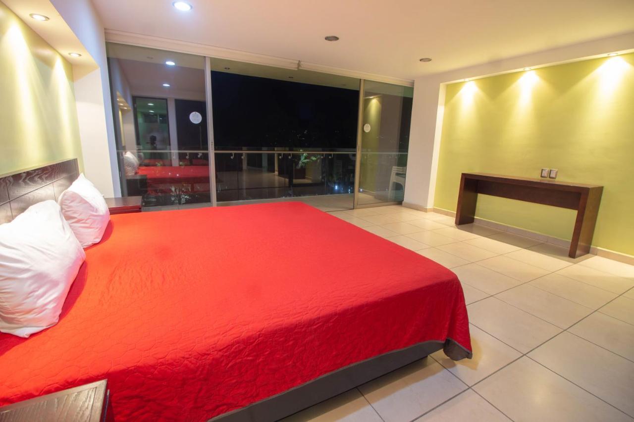 Ramada By Wyndham Acapulco Hotel & Suites Екстериор снимка