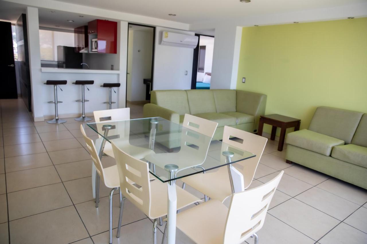 Ramada By Wyndham Acapulco Hotel & Suites Екстериор снимка
